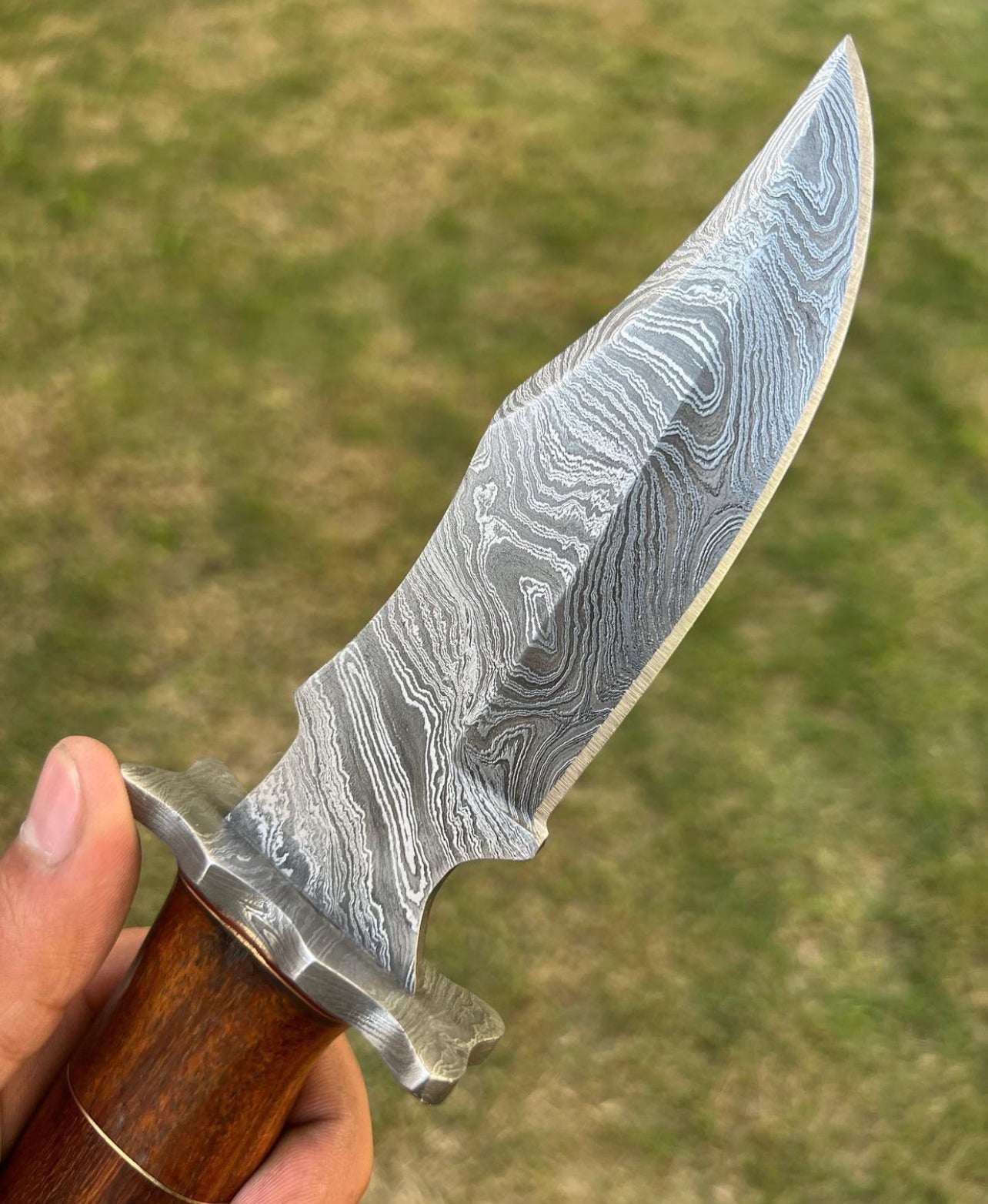 Exquisite Custom Handmade Damascus Hunting Knife | Stained Rose Wood Handle | 10 Inches | Leather Sheath |