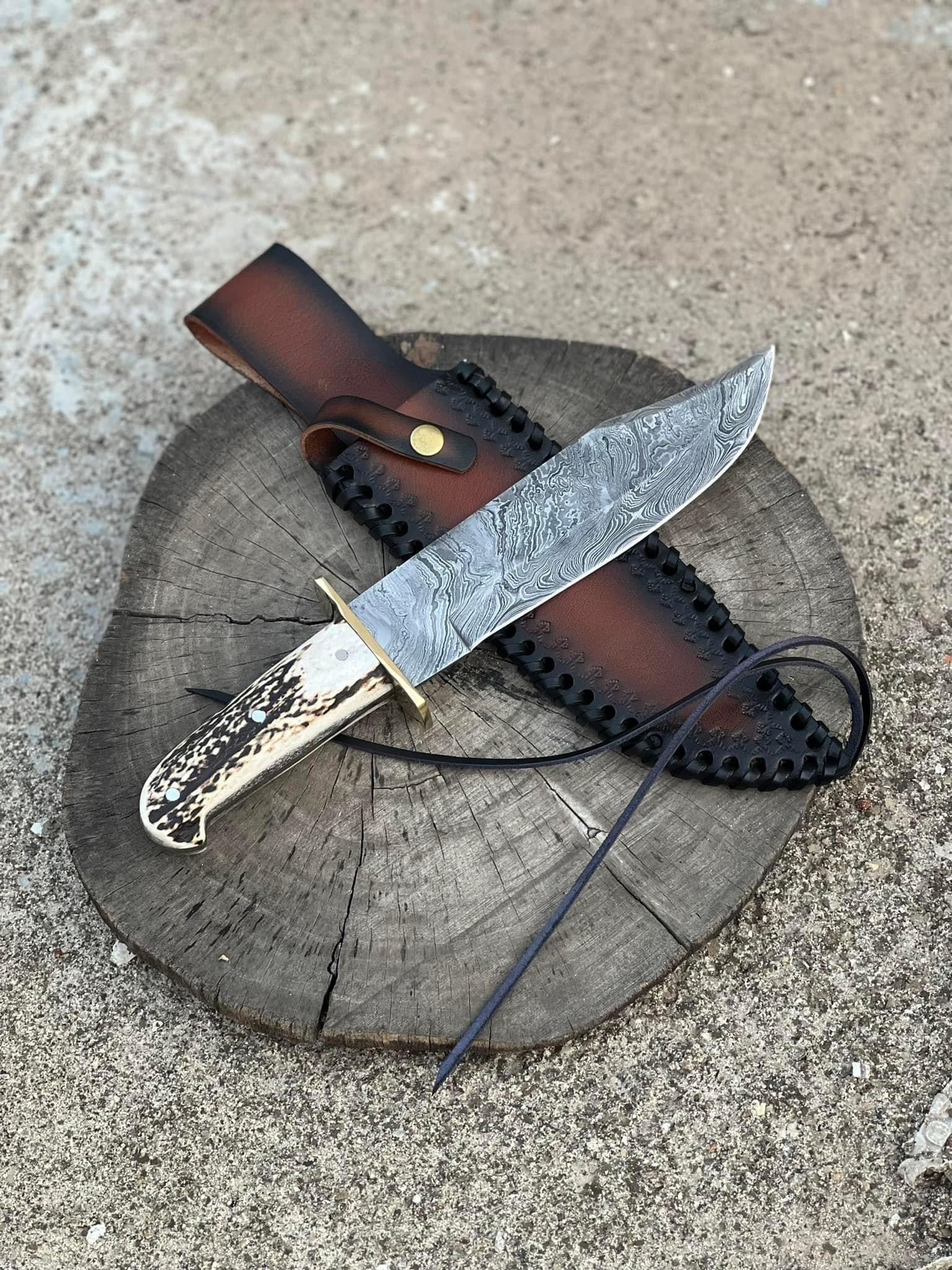 Deluxe Dundee Hunting Knife with Full Tang Damascus Steel Blade and Antler Handle