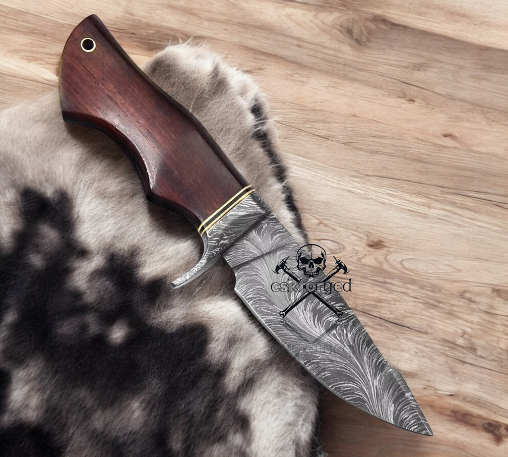 Feather Damascus Bobcat Hunting Knife