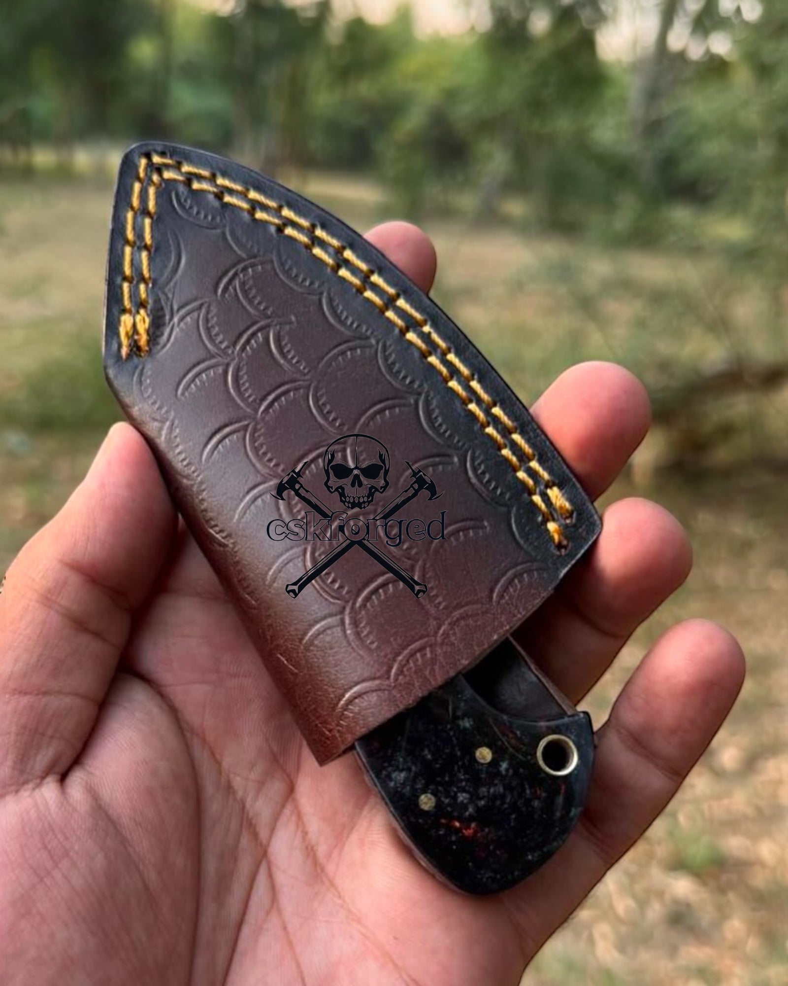 Skinning Knife – 7" Damascus Steel Blade with   Resin Handle & Leather Sheath
