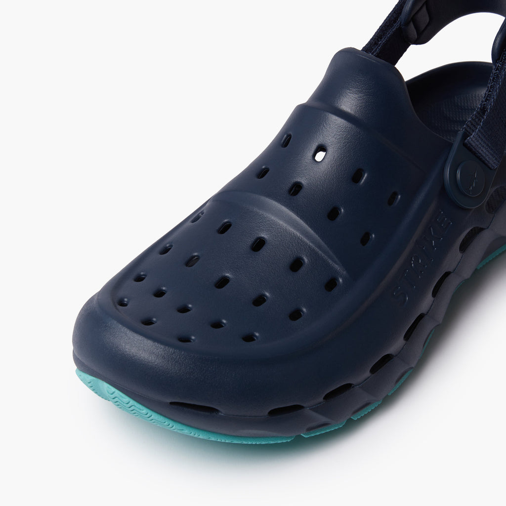 Dogtooth Clog