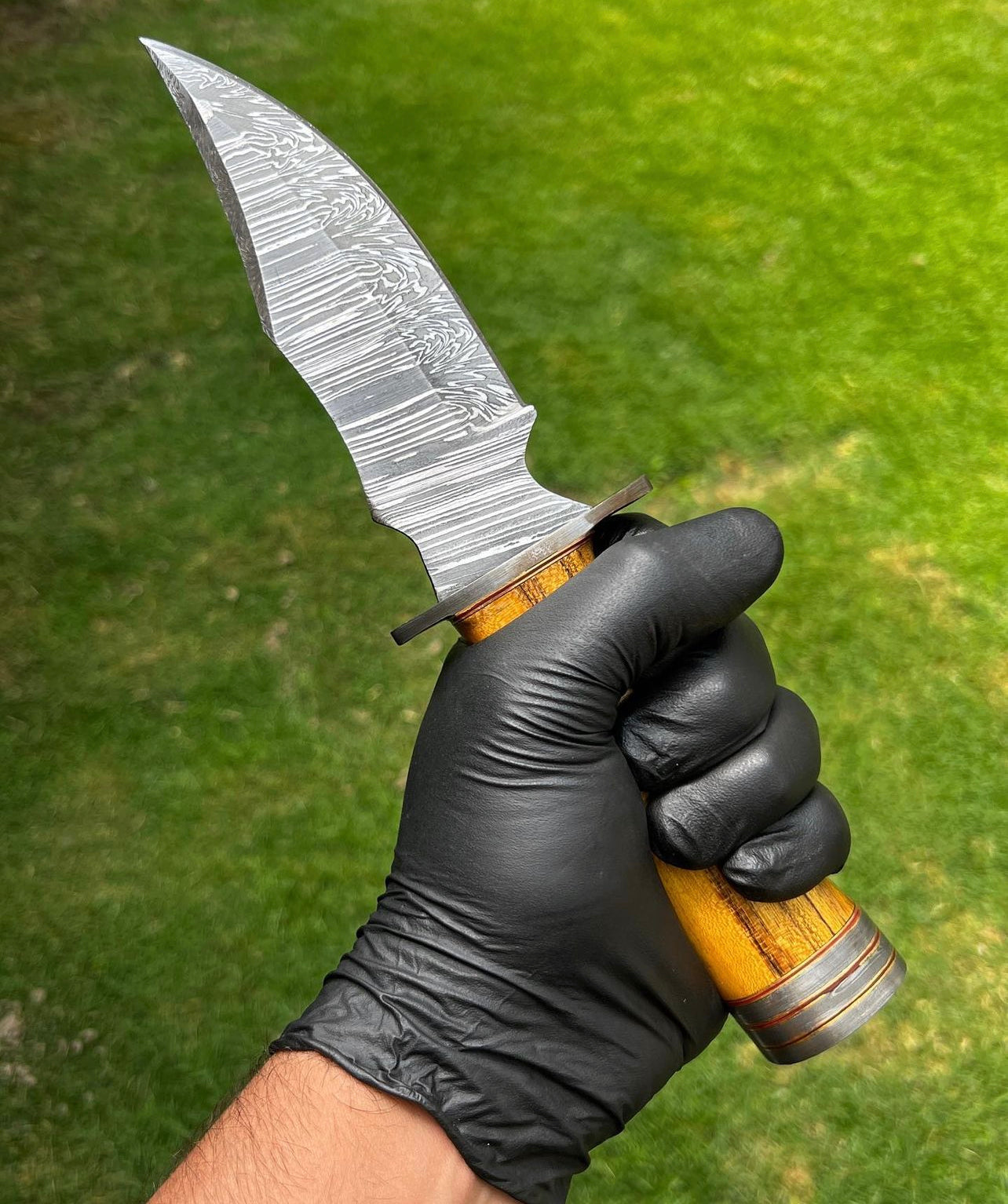 Handmade Damascus Steel Hunting Knife