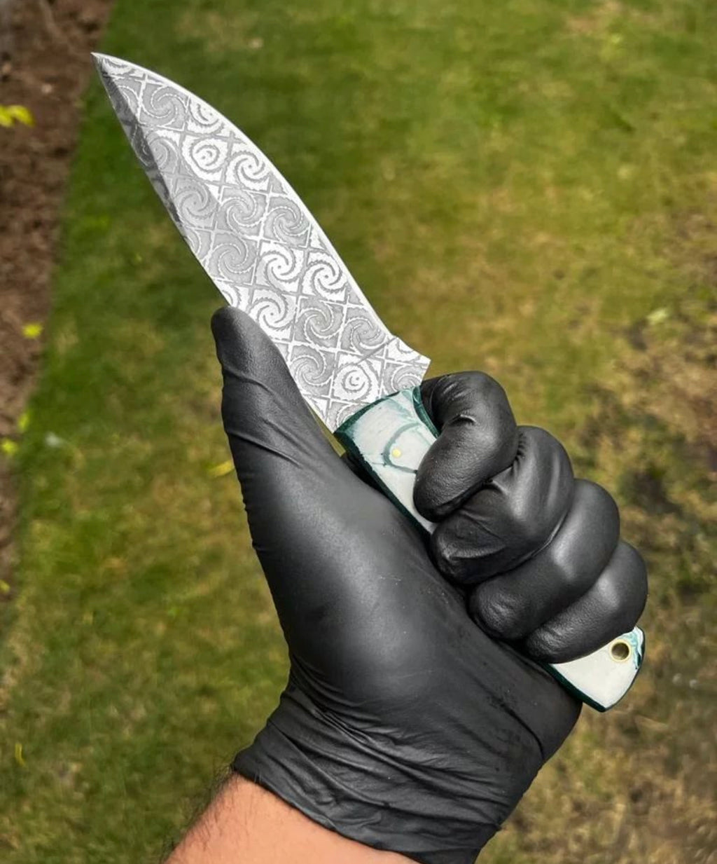 D2 Steel Full Tang Laser Engraved Blade Hunting knife