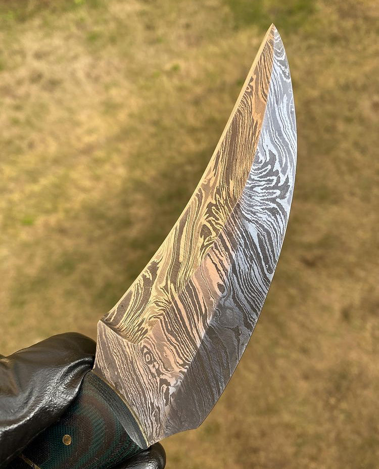 Handmade Damascus steel karambit knife