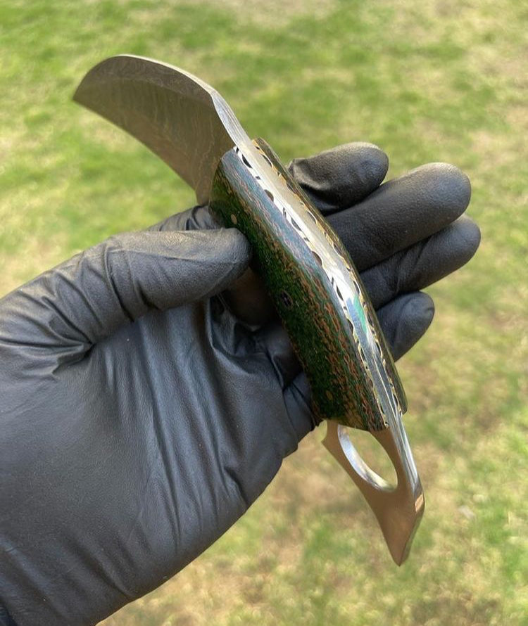 Handmade Damascus steel karambit knife